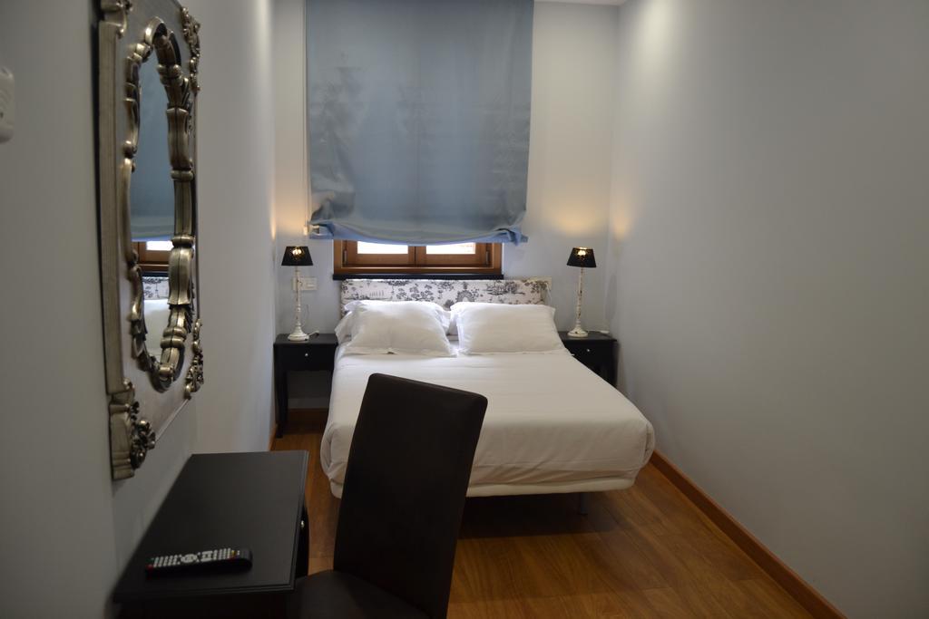 Los Amigos Vip Rooms Madrid Extérieur photo